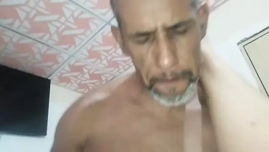 Karısı onu en iyi arkadaşıyla aldattığı için bir yabancının amımı spermle doldurmasına izin verdim