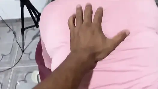 Üvey annemi aldatirken yakaladım ve sonunda onunla seks yaptım.