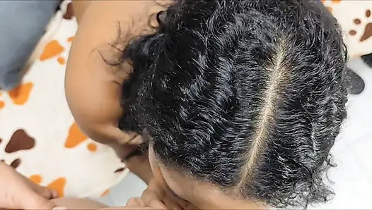 Ateşli latin üvey kız kardeşim sikimi emmek için geliyor ev yapımı seks