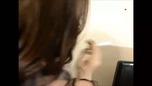 Köpek stili pov sırasında sigara içmek