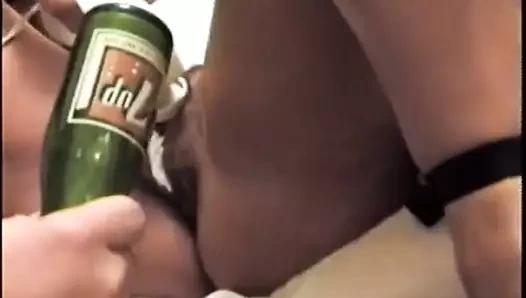 amatör - bağlı karısı webcam koca tarafından şişelenmiş