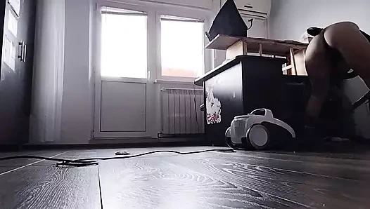 Amatör evli kadın evde çıplak emiyor