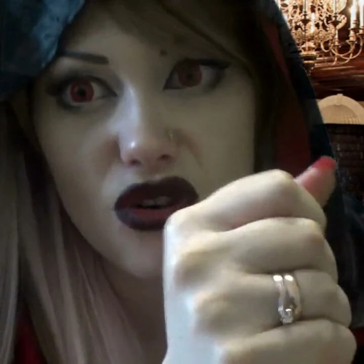 Dangerouse Vampire yarağını cezalandırıyor ve sağıyor