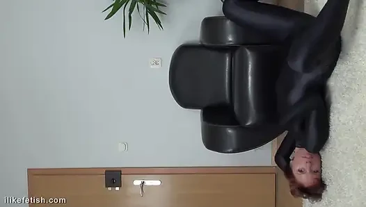 Full gövdeli siyah parlak catsuit