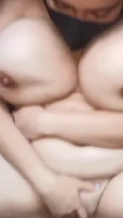 Komşunun Karısıyla Çalışırken Sert Seks - Memeli Latina MILF | Bölüm 1