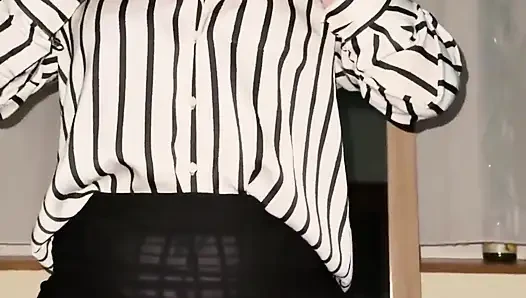 En iyi arkadaşımın karısı kocası çalışırken iki emmeyi ne kadar sevdiğini gösterdi - aldatma videosu