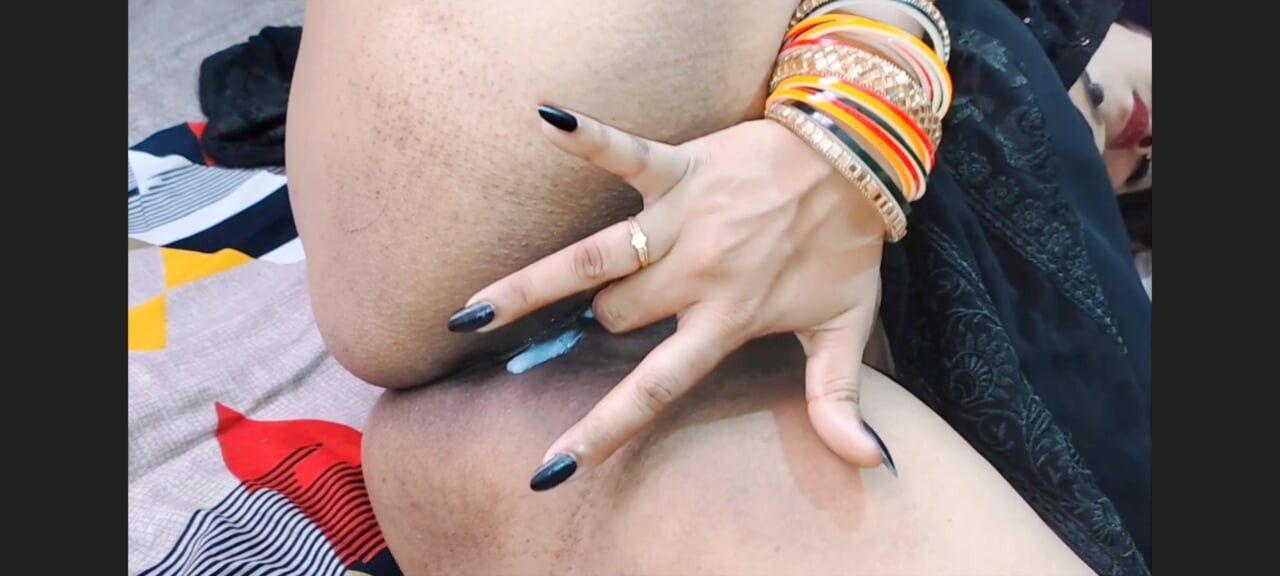 The father-in-law saw his young daughter-in-law fingering her