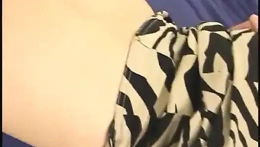 Randy yarak emiyor bebek Allie amına yarak alıyor ve yüzüne boşalıyor