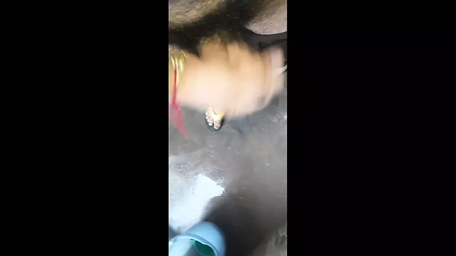 Kükremek için banyoda çılgın yarağı sikiyorum