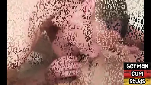 Gerçek retro Alman sert üçlü seks