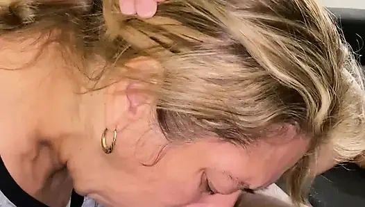 Gerçek amatör sürtük evli kadın siyah yarağı emiyor