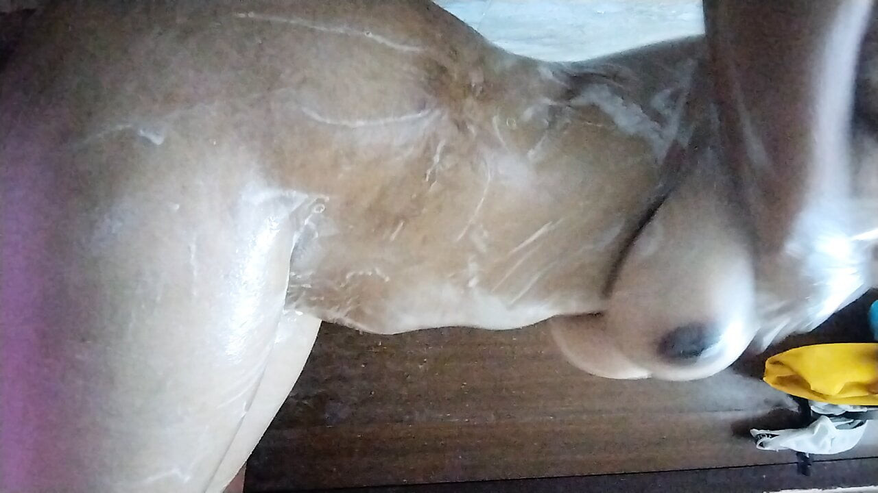 Yeni genç aunty aapni gaand beni dala hath aunty seks Hint sıcak seks desi