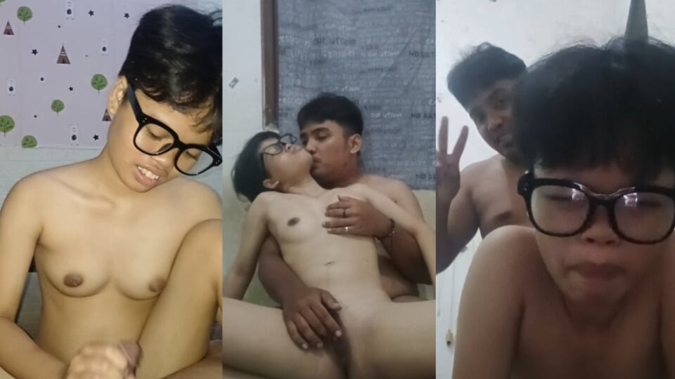 18+ genç kız oturma odasında erkek arkadaşıyla seks yapıyor