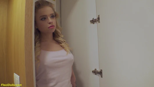 Sevimli esnek gerçek bebek kaba anal sikme alır