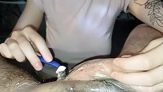 Hain üvey kızım orgazmımı mahvetti, tam olarak tadına varmama izin vermiyor.