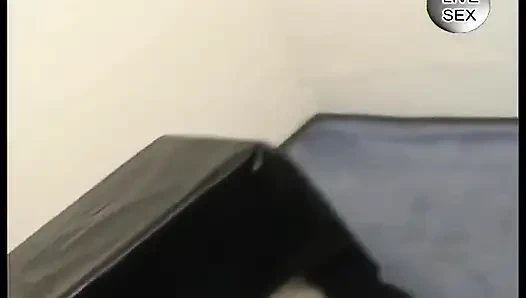 Oyuncu seçmelerinde sarışın genç kız grup seks yapıyor ve bukkake'nin yüzüne boşalıyor