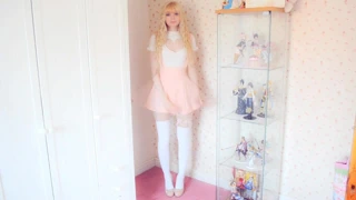 Şeftali sütlü modelleme sıcak kıyafetler