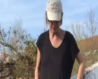 Onu tekrar siyah üstte