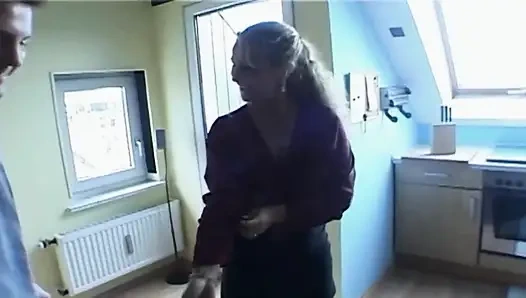 Klas Fransız bayan meme sikişi yaptıktan sonra yüzüne sıcak döl alıyor