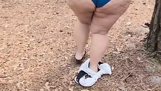 İri güzel kadın bikini