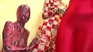 Zentai vs kigurumi