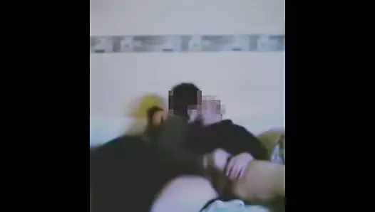 Karım bir handjob verir