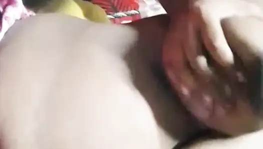 Hintli kadın kendini tatmin etti