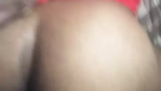 Büyük siyah göt arkadan çekim yapıyor