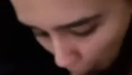 Benim genç güzel sekreter bana şehvetli oral seks veriyor