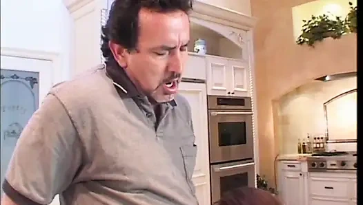 Bu lenfomanyakın bacaklarını kapatmak imkansızdır