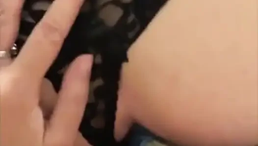 Tiffany'i büyük bir dildoyla sikiyor