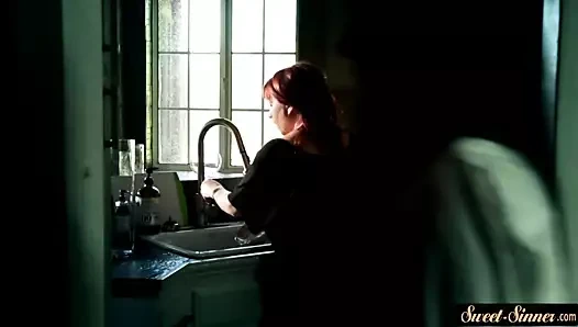 Busty üvey kız çarptım içinde the yatak odası