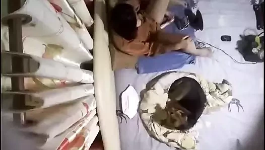 Kız arkadaşım evde yalnızken dizüstü bilgisayar kamerasından kaydedildi.108