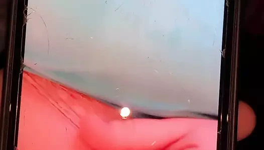 Aldatmak ve başka erkeklere resim göndermek