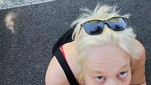 Özel Sergi: Orgazm olana kadar sokağın ortasında klitorisimle oynuyorum