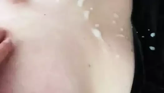 O arkadaşlarının karısına boşaldı