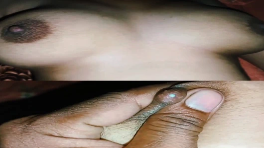 Hintli evli kadınla bir gece, ateşli figürlü göğüslerin götüne dokunuyor ve ısıtıyor