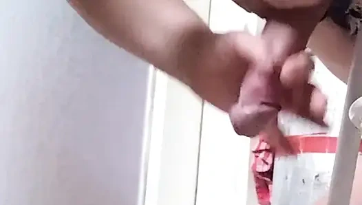 Mutfakta büyük bir yarağı sağdım.