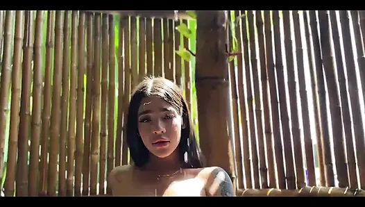 En iyi arkadaşım duş alırken beni gözetliyor ve onu yakalayınca sikiştik!