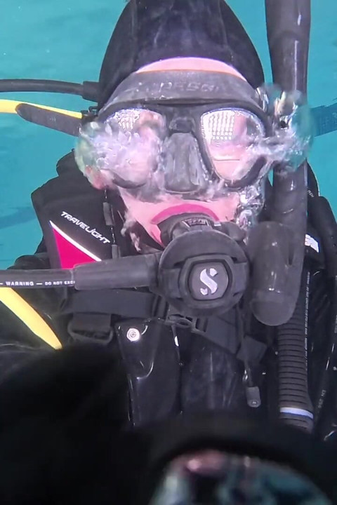 Tam Scuba Gear'da sualtı hakimiyeti
