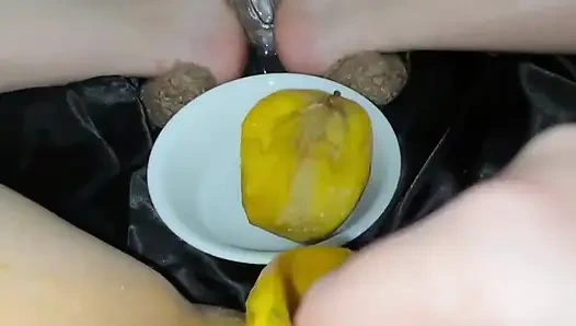 18 YEAR OLD VIRGIN SAUDI GIRL-FIRST TIME MASTURBATE WITH FRUIT-REAL AMATEUR HOMEMADE-ARABIAN SNOWWHITE-USA-LOS ANGELES-KINKY FET