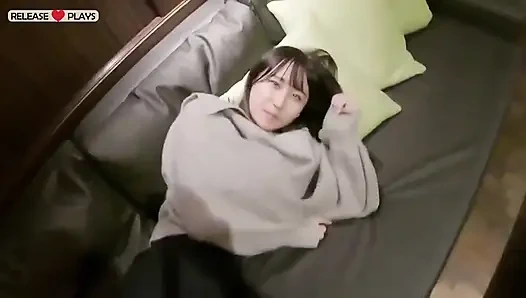 Üç ay boyunca, ideal kız arkadaşımın yaşayan döllenmesiyle çıkıyorum