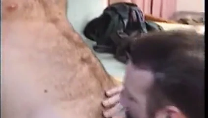 Comiendo polla en la cocina