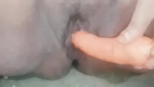 Hintli teyze vücudunu erkek arkadaşına gösteriyor