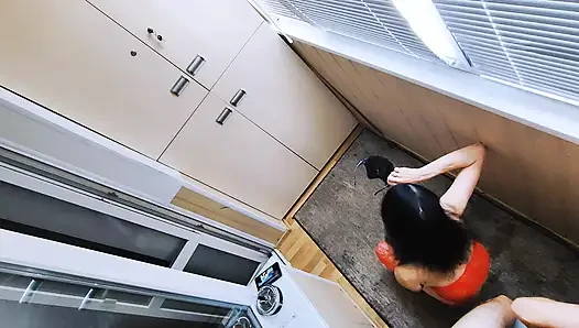Sıska olgun evli kadın - çoraplı derin gırtlak ve anal