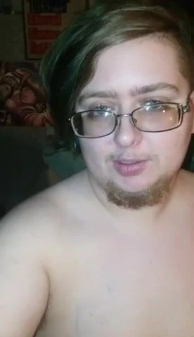 Шлюховатая, FTM хочет, чтобы ее выставили на показ