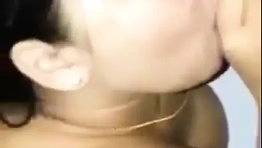 Hintli kadın yarak emiyor