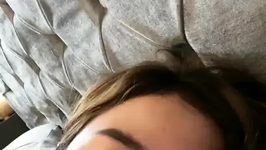 VCS aynı modeldir, ancak vücut çok pürüzsüz.