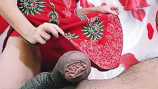 Sürtük orta yaşlı seksi kadın için zevk artışı