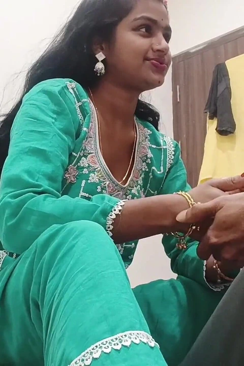 Seans 11, Desi çift romantik rol yapma, eski erkek arkadaş eski kız arkadaş otel gecesi